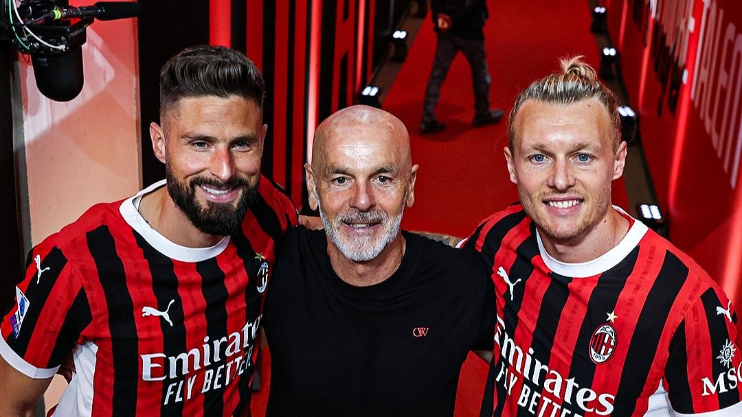 X/ACMilan : Pioli, Giroud and Kjær were all celebrated in a special ceremony after the match