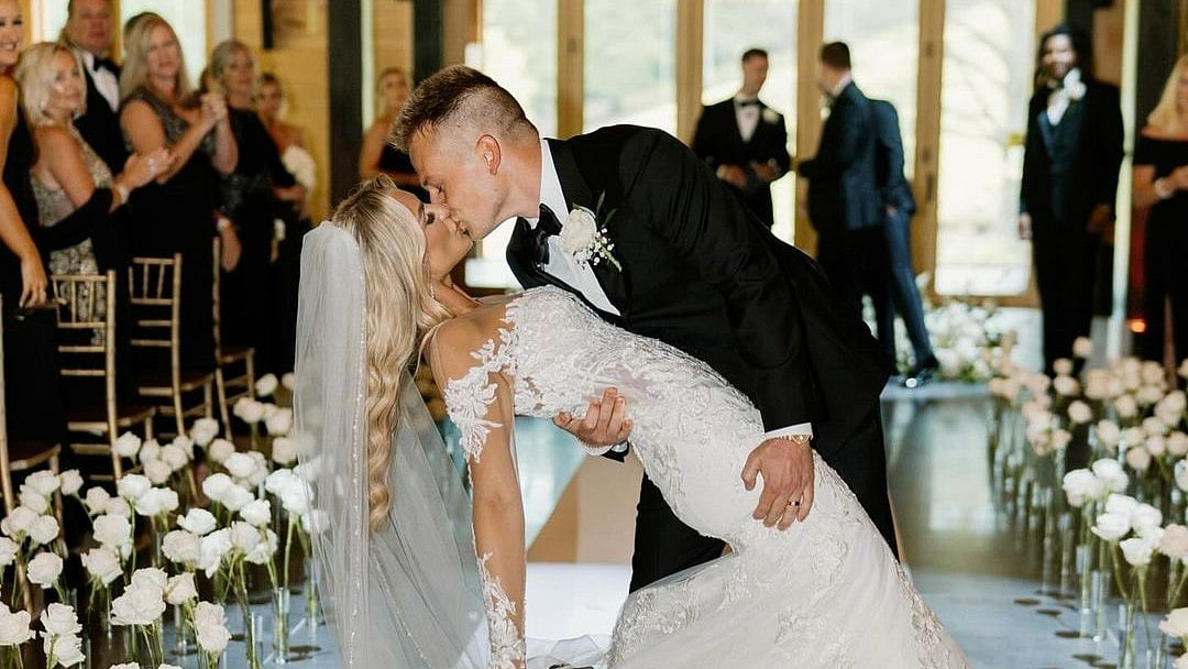 Instagram : Kelsey Owens and Max Strong 