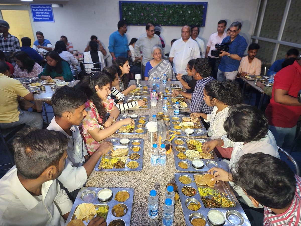 X/@nsitharamanoffc : Nirmala Sitharaman made a surprise visit to the iconic Andhra Bhavan in the heart of Delhi on Saturday