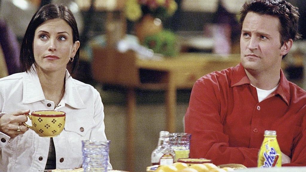 IMDb : Courteney Cox and Matthew Perry in 'Friends'