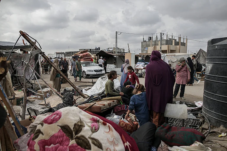 Israeli shelling killed at least 21 Palestinians, including children, Palestinians mourn -  Jehad Alshrafi/Anadolu via Getty Images