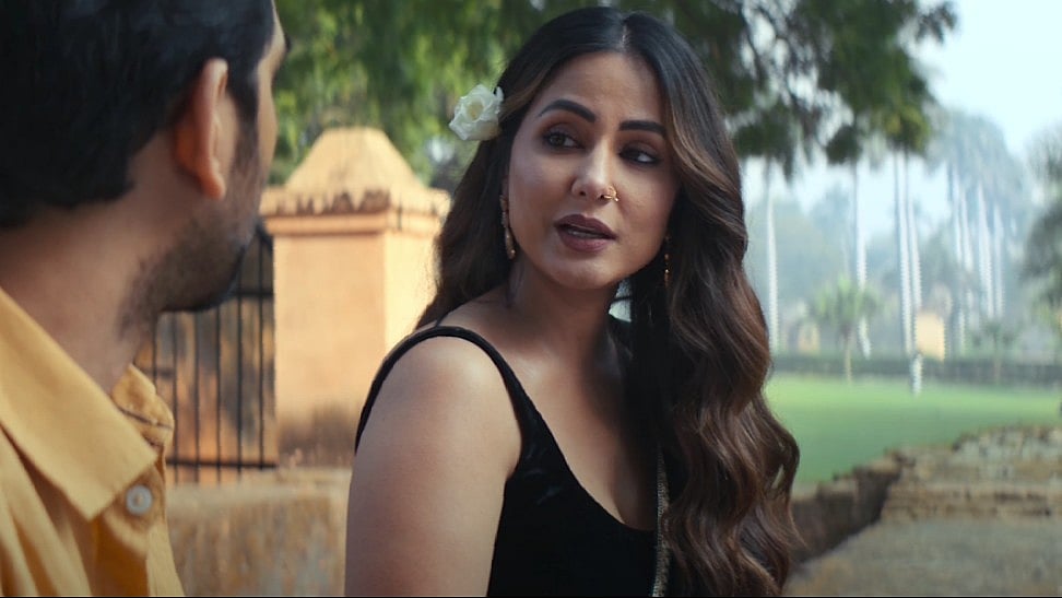 YouTube : Hina Khan in 'Namacool'