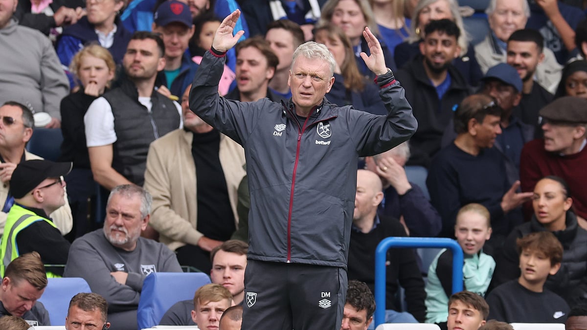 David Moyes saw his West Ham side lose heavily at Chelsea. - null