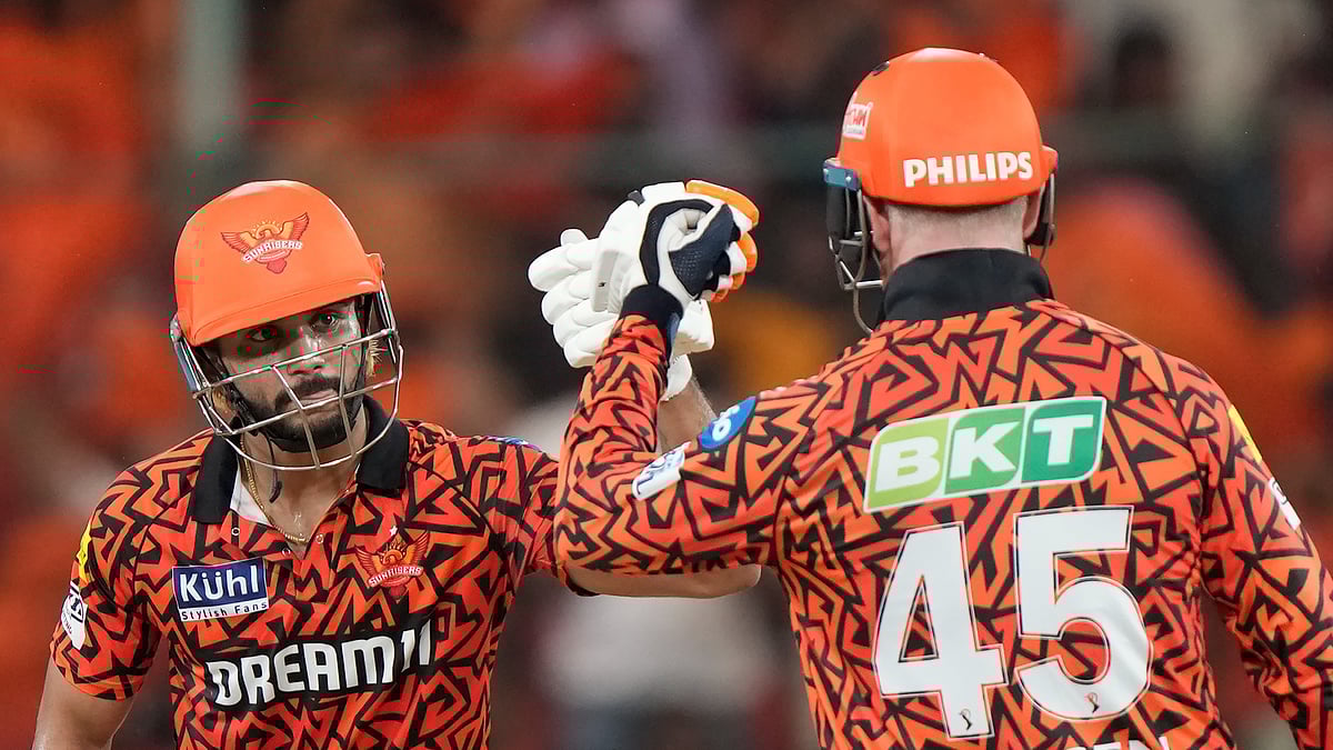 AP Photo/Mahesh Kumar A. : Sunrisers Hyderabad's Nitish Kumar Reddy, left, and Heinrich Klaasen encourage each other as they bat during the Indian Premier League cricket match between Sunrisers Hyderabad and Punjab Kings in Hyderabad.