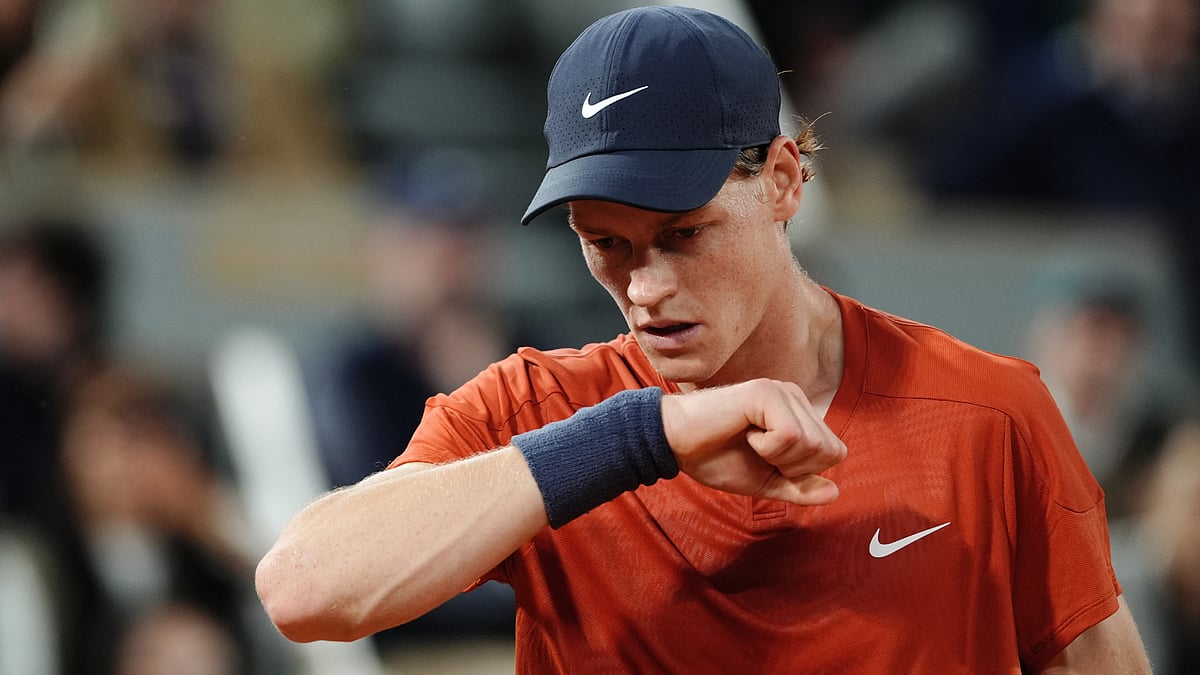 Jannik Sinner breezed into the French Open third round with Wednesday's routine victory in Paris.