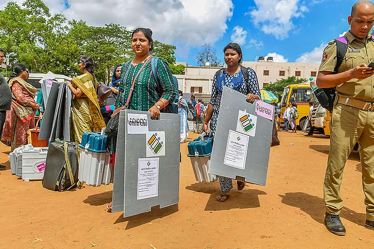 Preparations For 6th phase of LS Polls - Photo: PTI