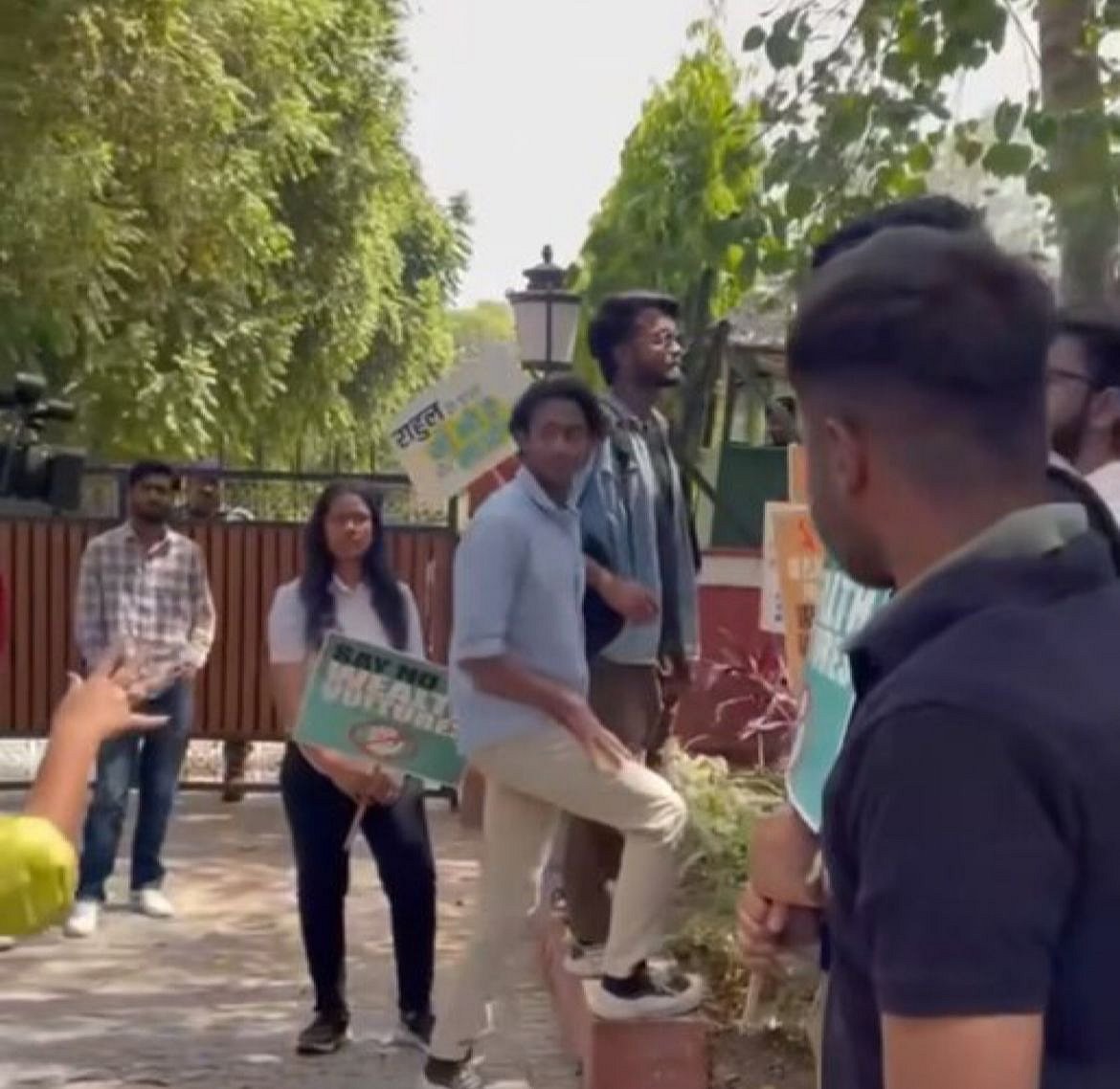 X : Galgotias University Students Are Protesting. They Don’t Know Why | 