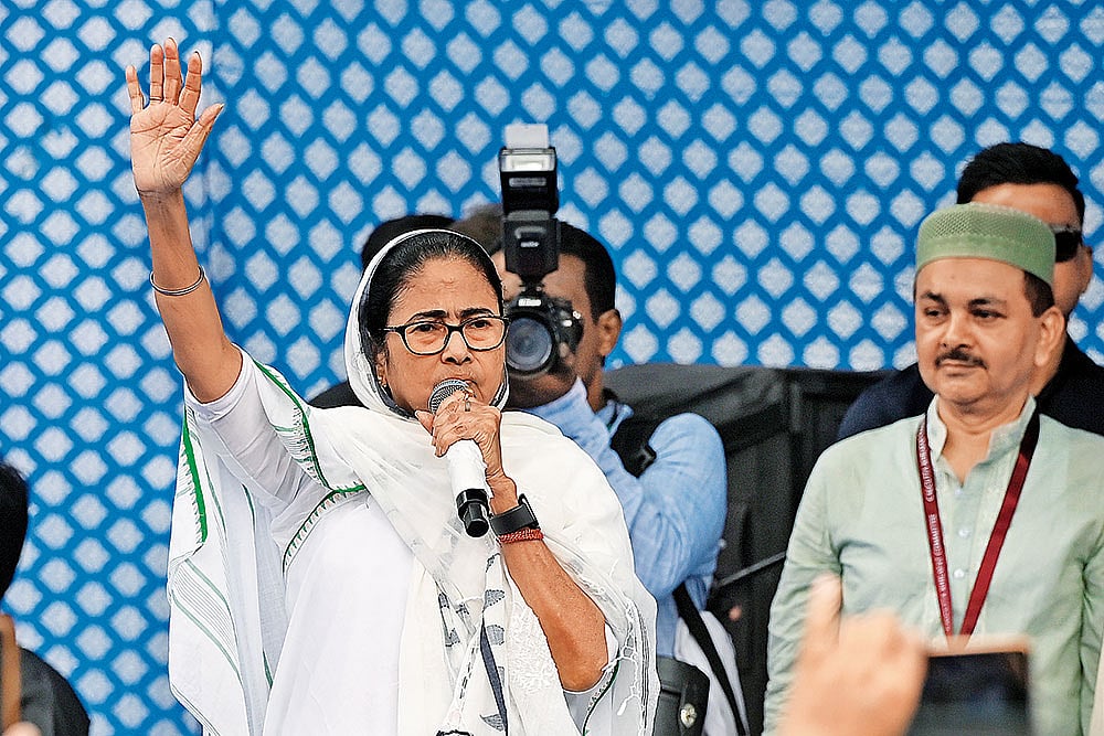 Changing Colours: Mamata Banerjee at a festival - Photo: Getty Images