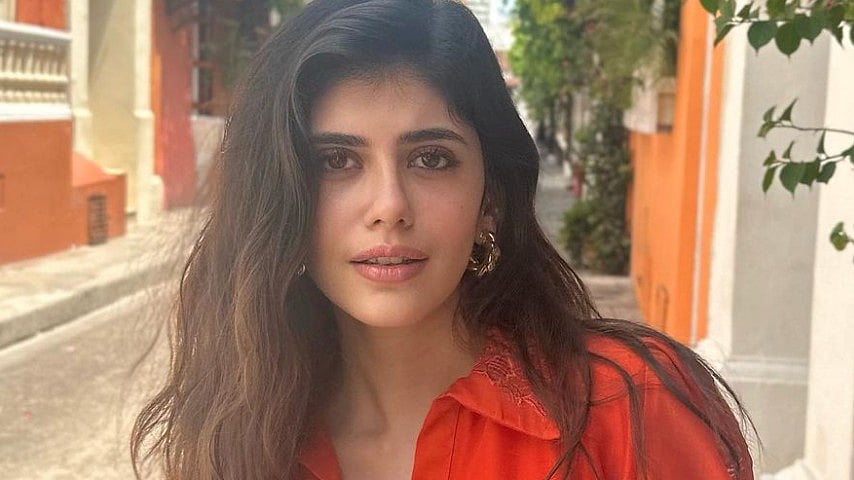 Instagram : Sanjana Sanghi
