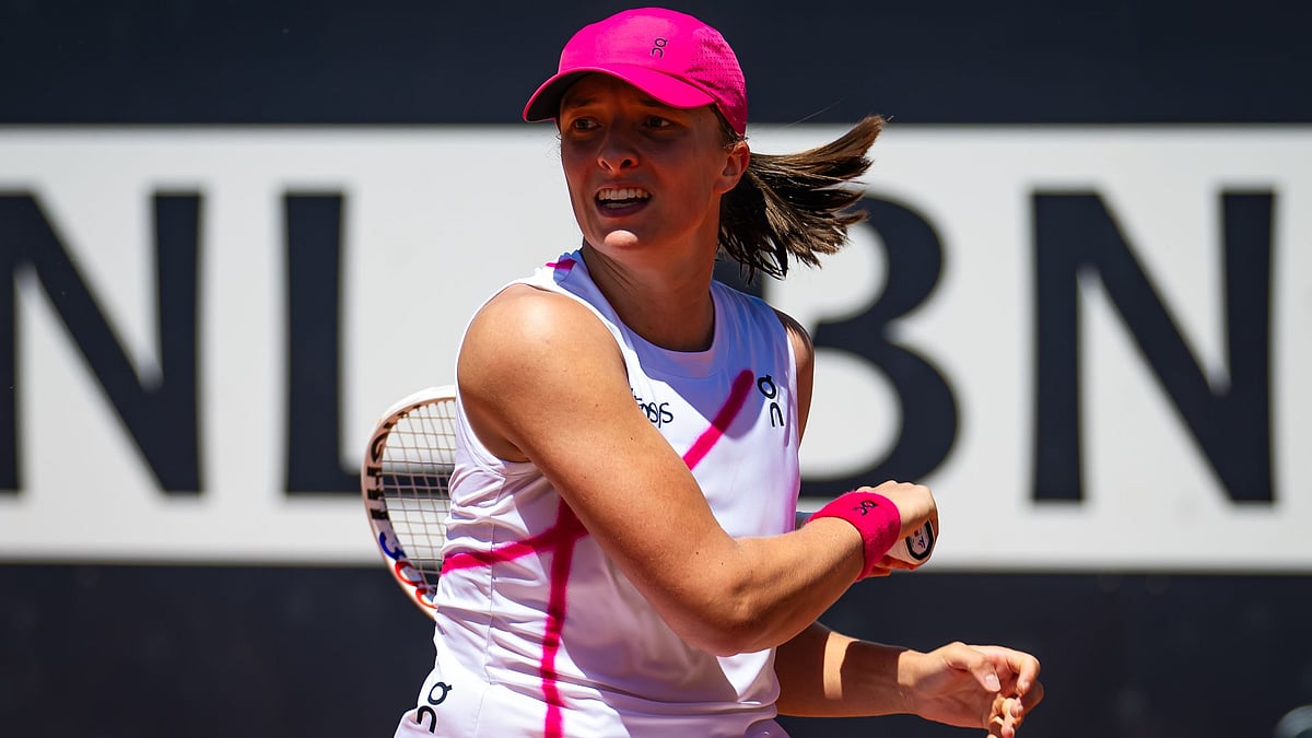 Iga Swiatek saw off Madison Keys in straight sets at the Italian Open quarter-finals.