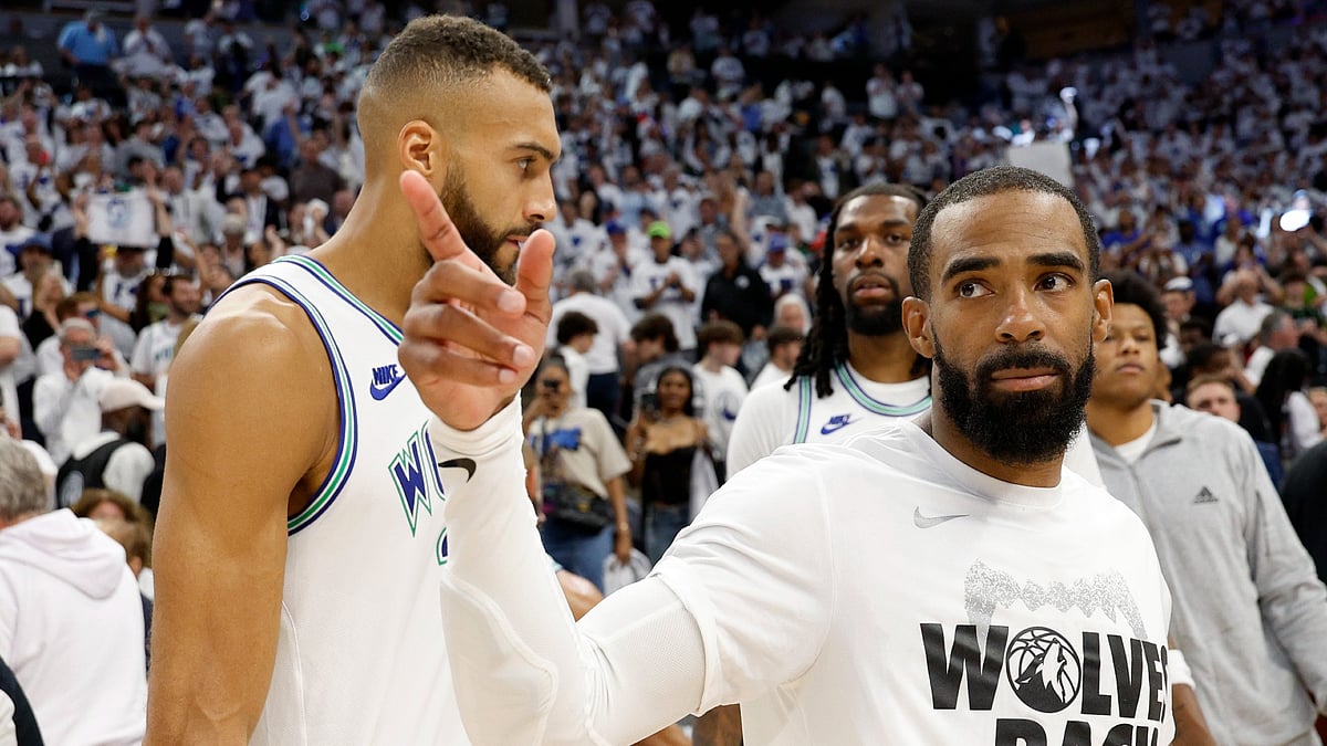 Mike Conley Jr. celebrates his team's Game 6 win.