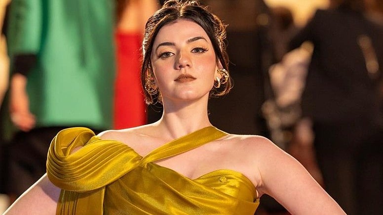 Instagram : Aastha Shah