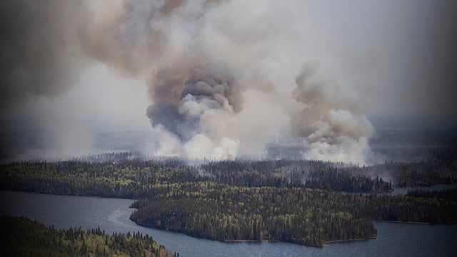 Over 100 Wildfires Burning In Canada; Smoke Reaches US Prompting Air Quality Alerts | Top Points