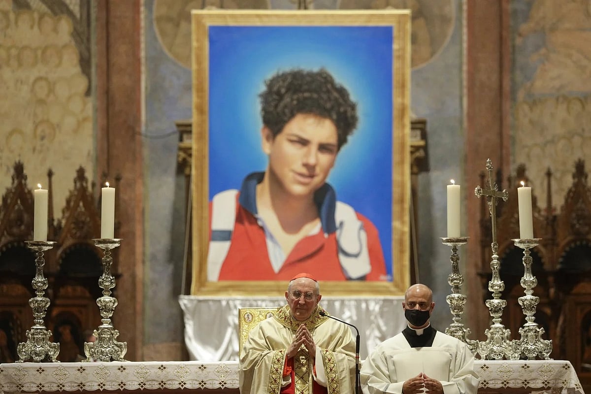 AP : Image of 15 year old Carlo Acutis in beatification ceremony in 2020 |