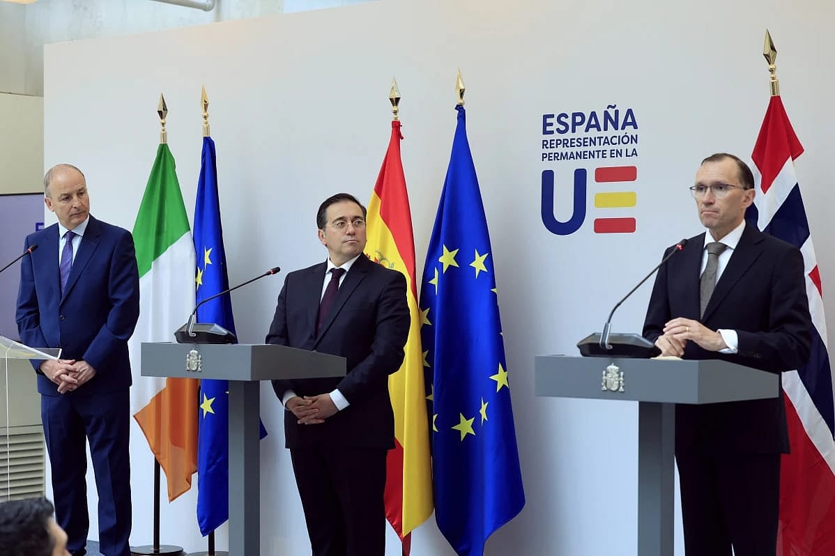 AP : Foreign Ministers of Norway, Spain, and Ireland addressing media conference |