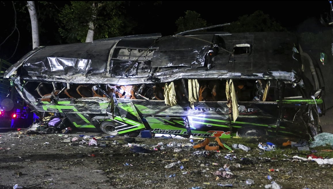 AP : Nine people died at the scene and two others died later in the hospital, including a teacher and a local motorist In Indonesia Bus Crash After Brakes Apparently Failed |