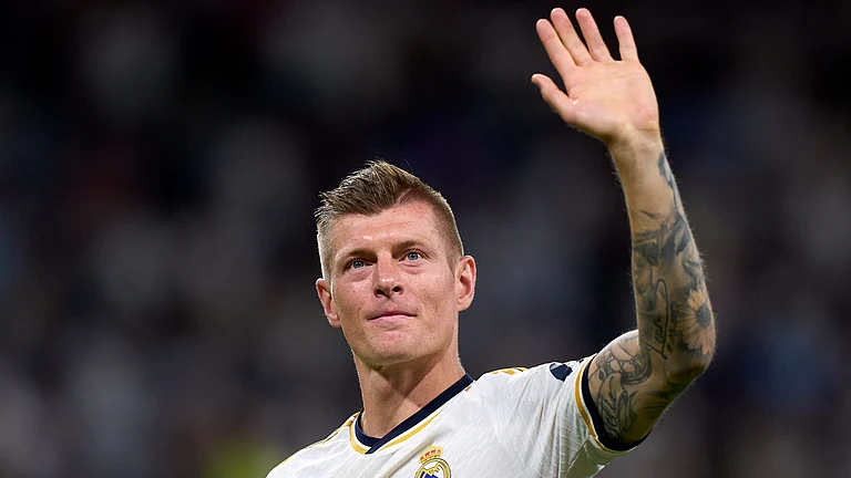 Toni Kroos waves goodbye to Real Madrid fans. - null