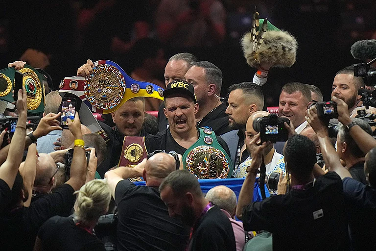 Oleksandr Usyk beats Tyson Fury - Photo: AP/Francisco Seco