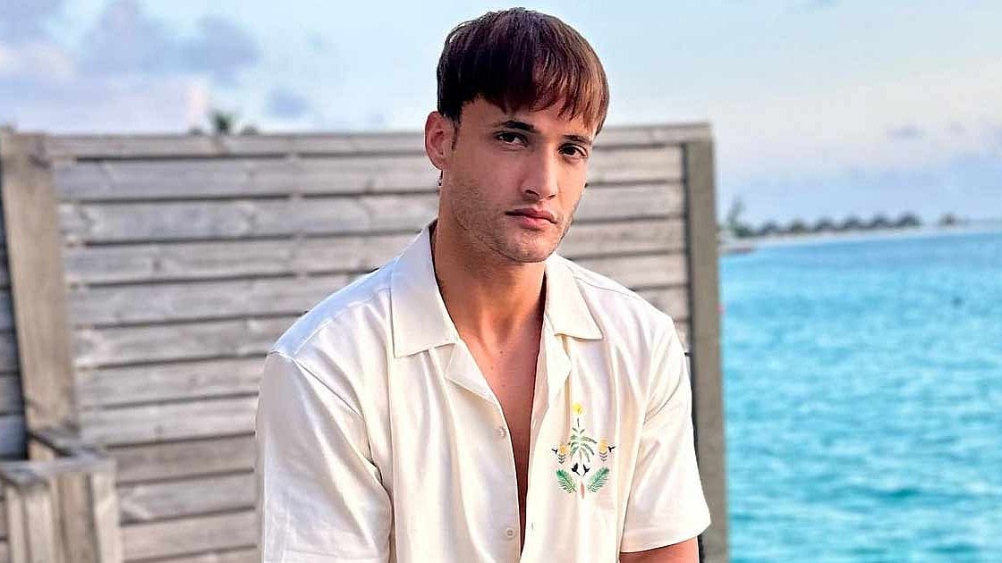 Instagram : Asim Riaz