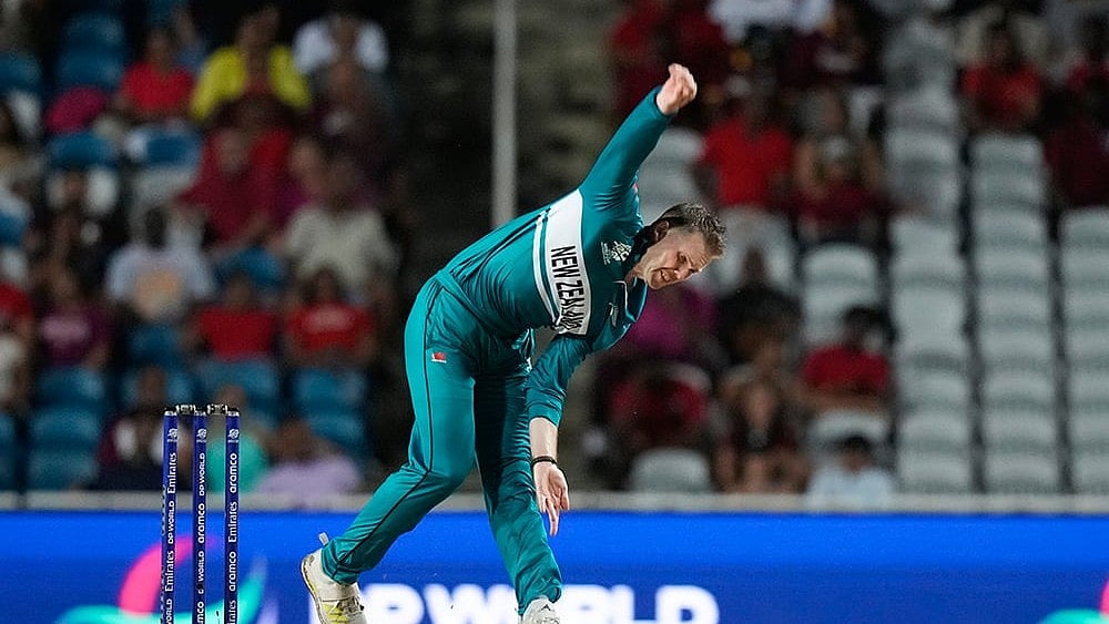 | Photo: AP/Ramon Espinosa : Lockie Ferguson bowls against West Indies
