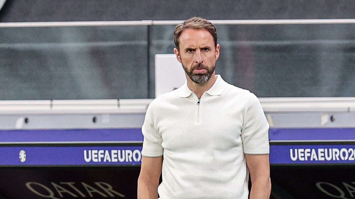Gareth Southgate looks on in Frankfurt - null