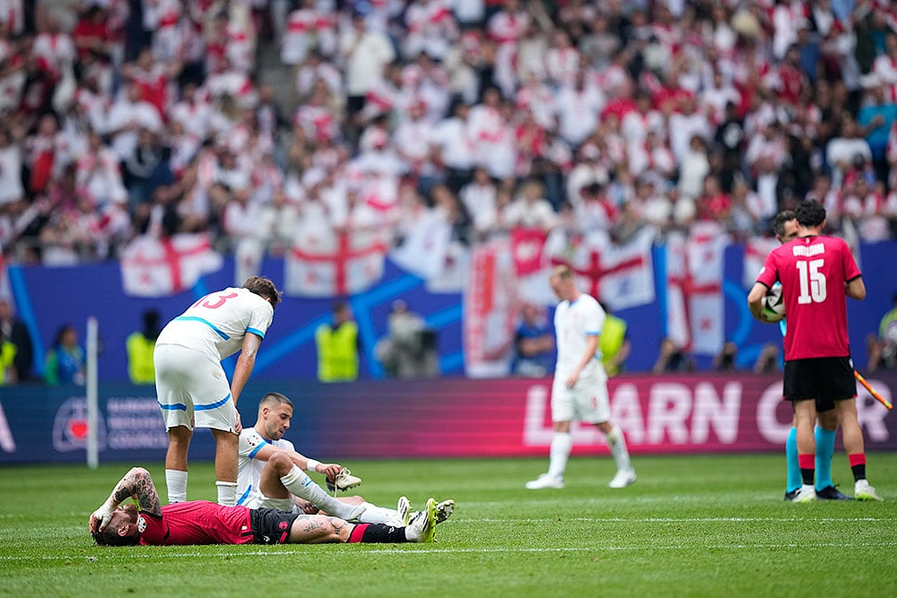Photo: AP/Ebrahim Noroozi : Euro 2024 Soccer Georgia Czech Republic 