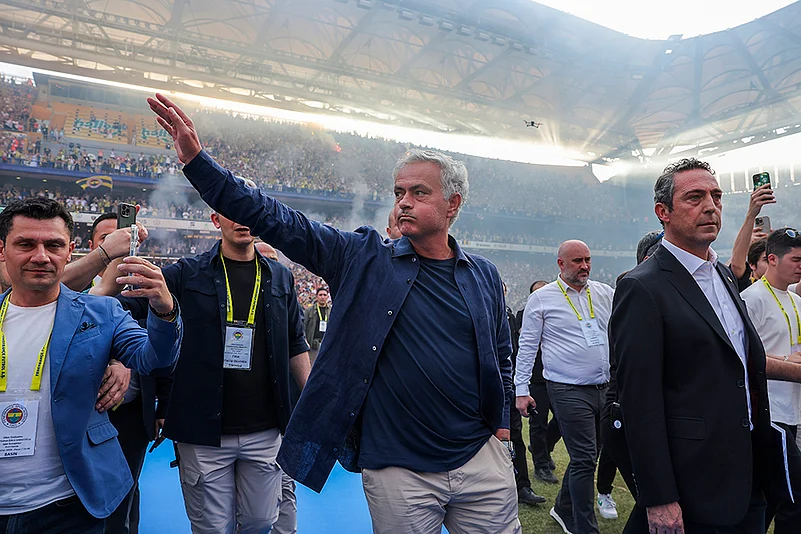 Fenerbahce new coach Jose Mourinho photo_2