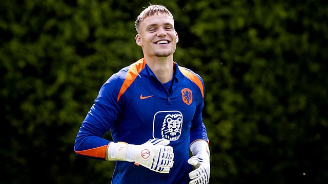 Euro 2024: Bart Verbruggen To Be Netherlands' Number One At European Championship, Confirms Manager Ronald Koeman