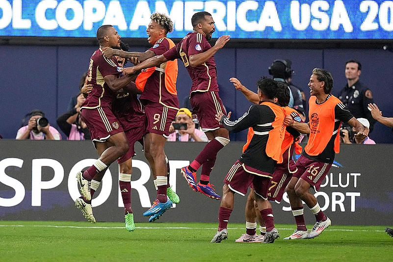 CONMEBOL 2024 Copa America Soccer Venezuela vs Mexico Photos_7