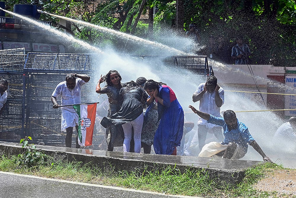 | Photo: PTI : Youth Congress protest in Thiruvananthapuram