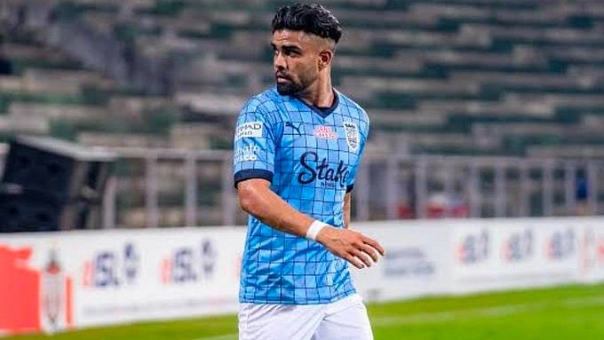 AllIndiaFtbl/X : Gurkirat Singh was roped in Chennaiyin FC.