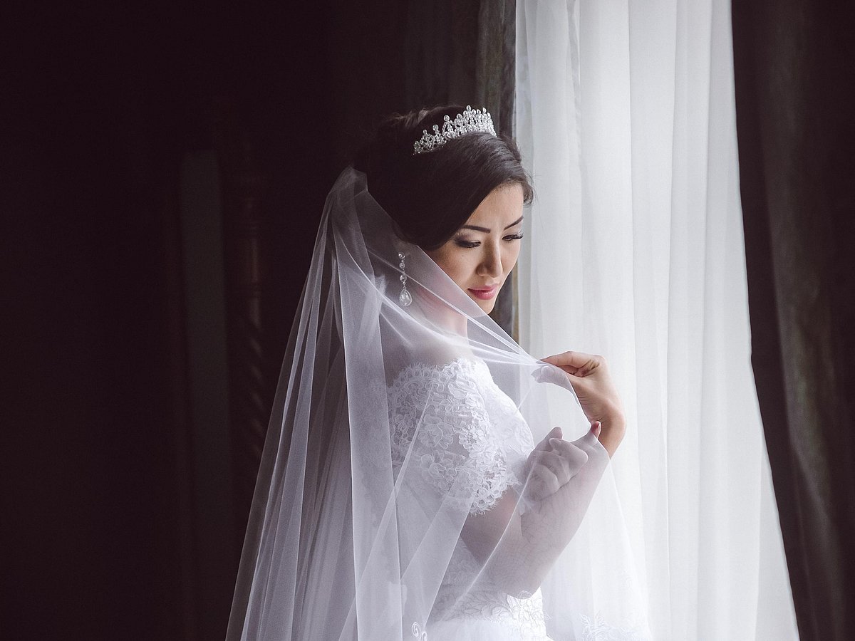 This image shows a North Korean Bride | - Getty Images 