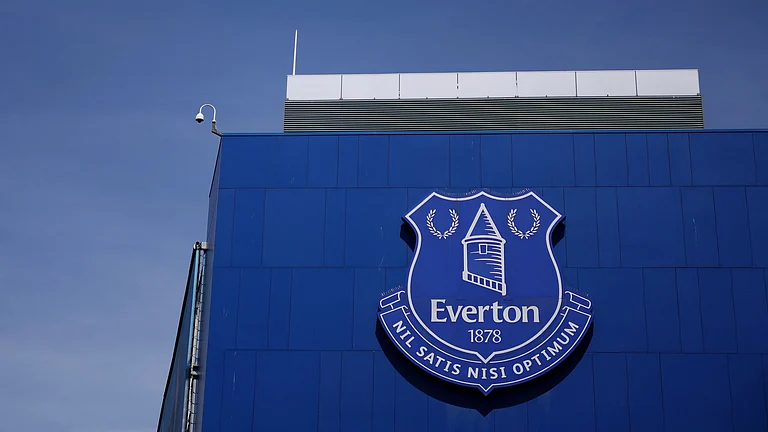 777 Partners will not become Everton's new majority shareholders. - null