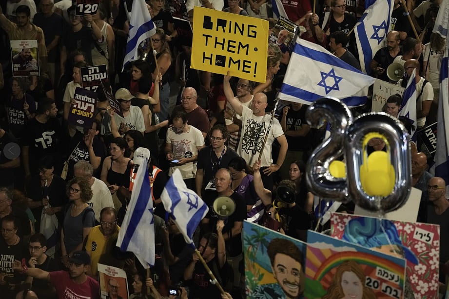 People protest against Netanyahu and demand election | - AP