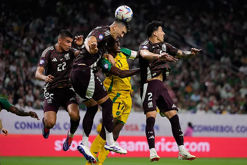 Jamaicas Damion Lowe