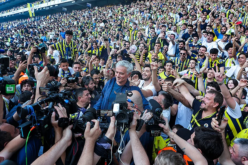 Fenerbahce new coach Jose Mourinho photo_3