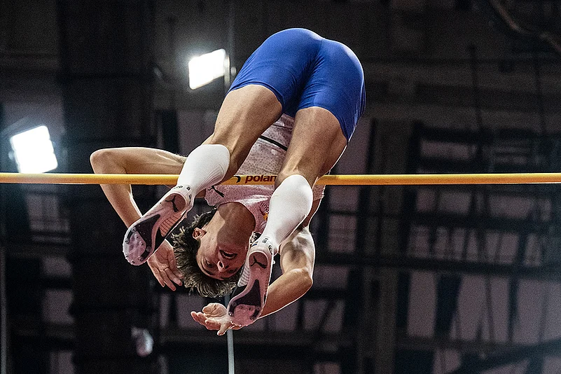 Armand Duplantis performs during the Belgrade Indoor Meeting