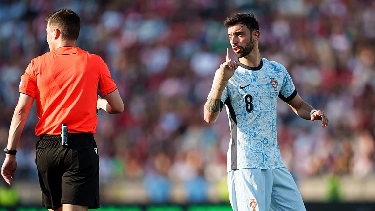 Bruno Fernandes has said that the negativity around Portugal is a sign of fans' heightened expectations - null