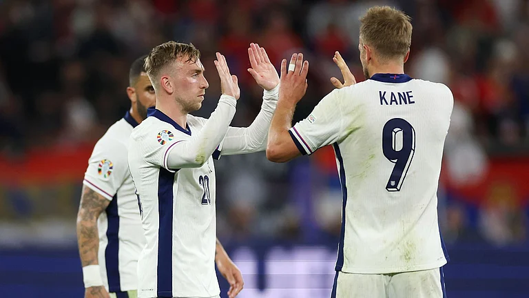 Bowen defended Kane - null