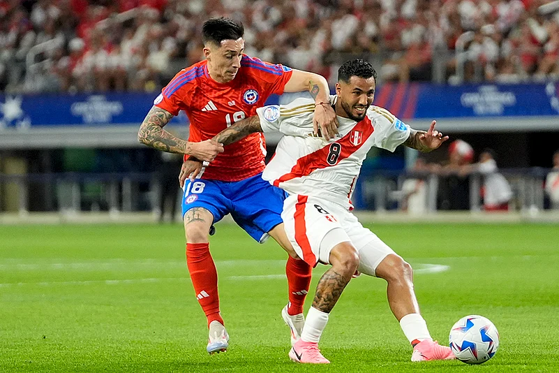 2024 Copa America Soccer Peru vs Chile photo_3