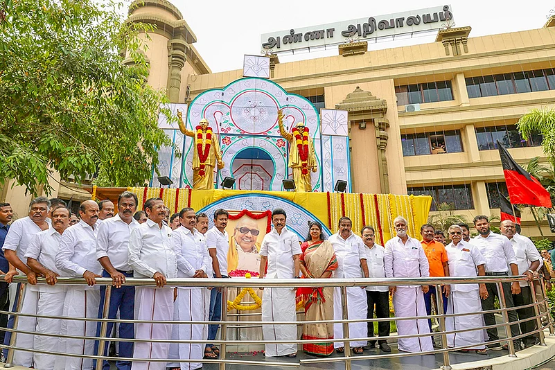 TN CM MK Stalin with Udhayanidhi Stalin and Kanimozhi