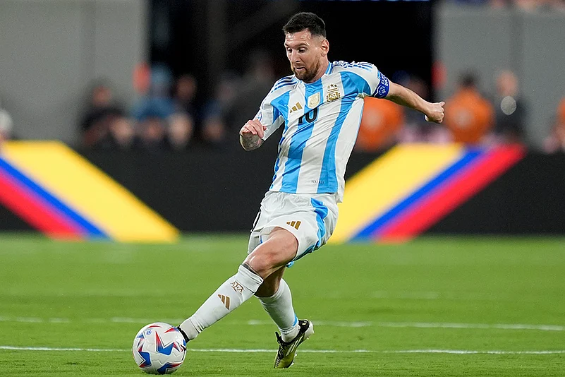 2024 Copa America Soccer Chile vs Argentina Photos_6