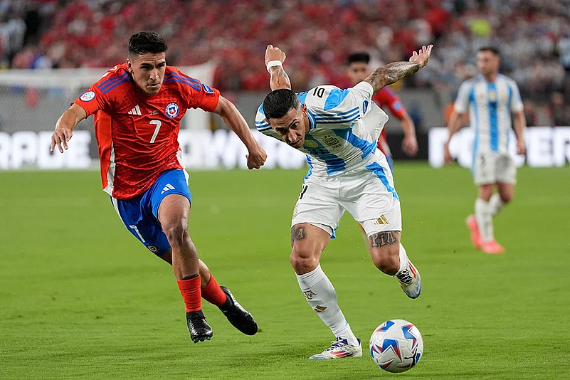 2024 Copa America Soccer Chile vs Argentina Photos_5