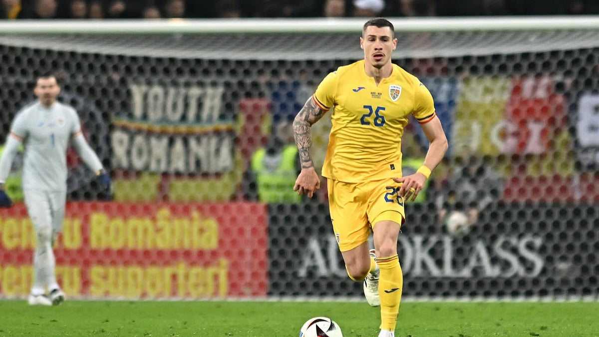 Photo: X/ @FootRoumain : Romanian football player Bogdan Racovitan in action during a match.