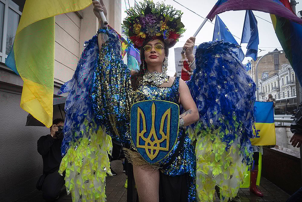 | Photo: AP/Efrem Lukatsky : Ukraine War Pride Parade