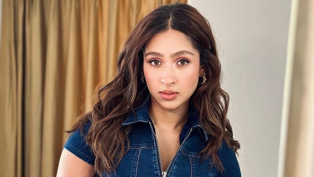 Instagram : Pashmina Roshan