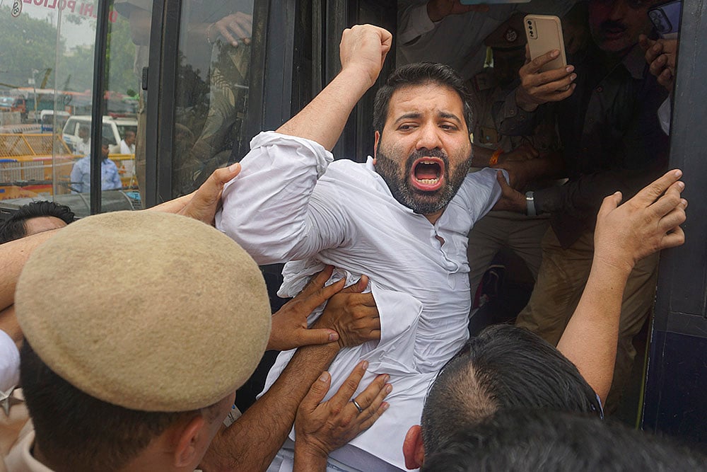 | Photo: PTI : AAP protest over water crisis