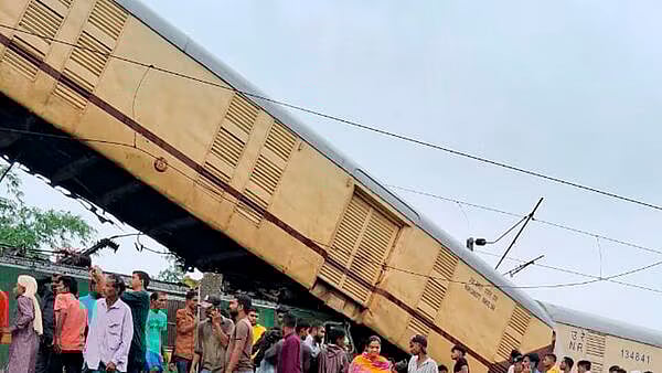 PTI : Kanchanjungha Express accident | 