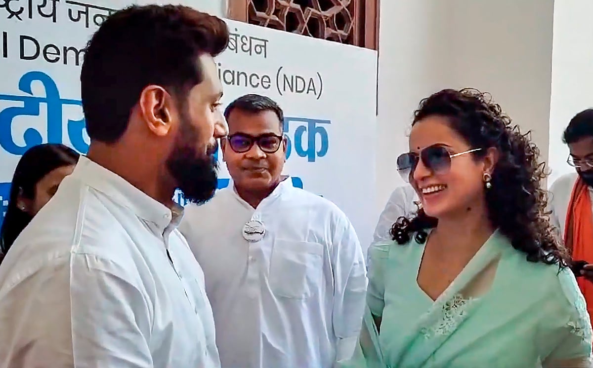 PTI : Chirag and Kangana met outside the Parliament complex during the NDA meeting on Friday. 
