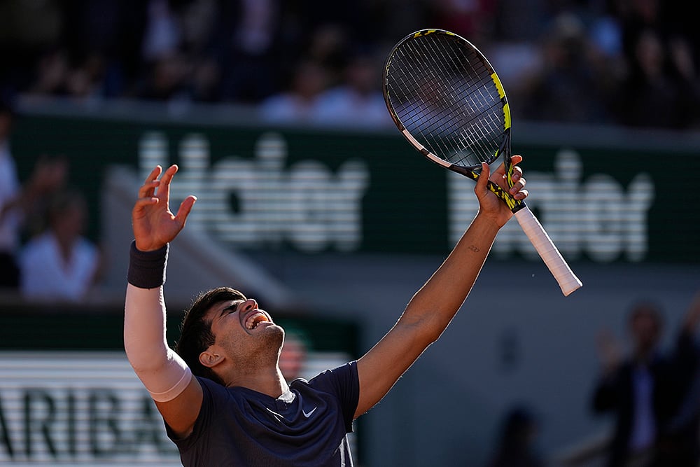 | Photo: AP/Thibault Camus : French Open 2024, 1st Semi-Final: Carlos Alcaraz vs Jannik Sinner